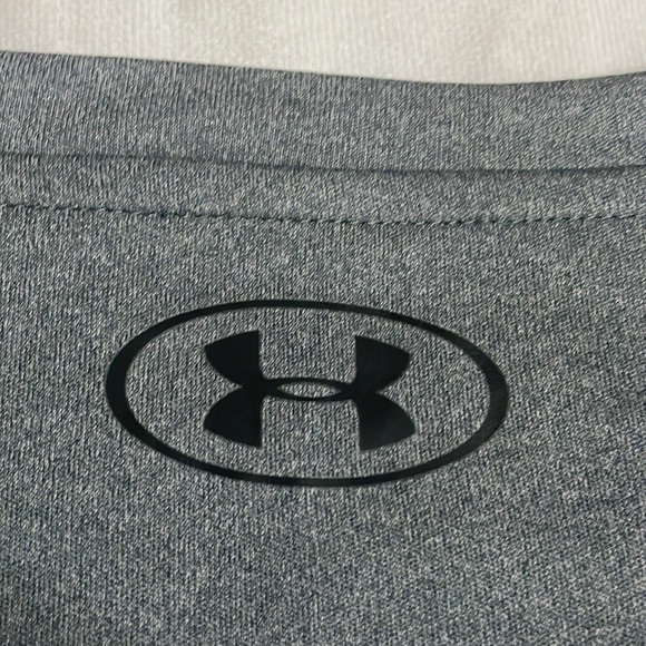 NWT. Under Armour Men’s Velocity 2.0 tee. XL Grey - Picture 4 of 6